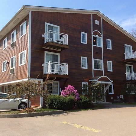 Handys Extended Stay Suites Colchester Exterior photo